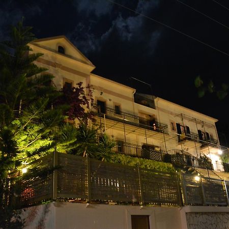 Aristotelis Apartments Frikes Eksteriør bilde